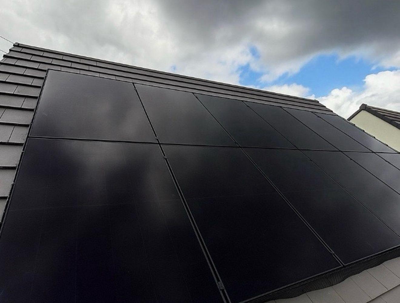 PANEL SOLAR N-TIPE ALL BLACK BIFACIAL 460W - Image 3